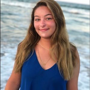 Meet your Posher, Nicole